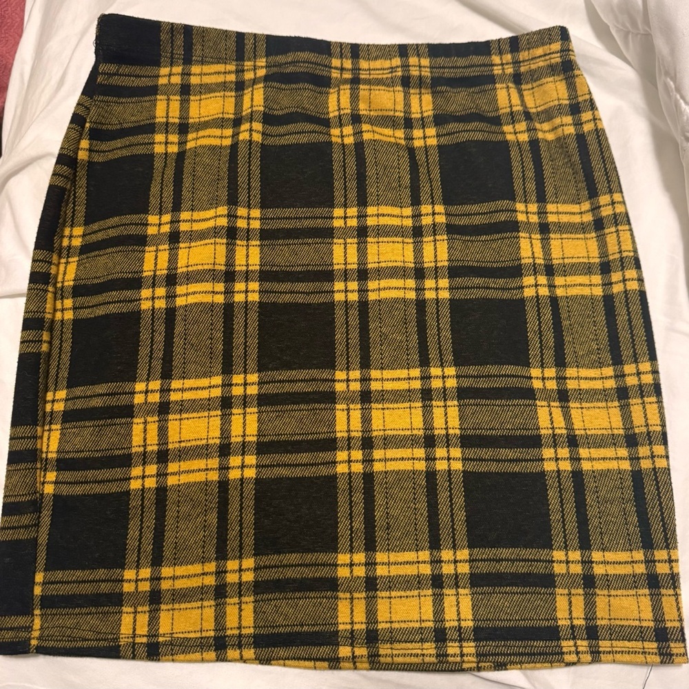 Chic Yellow and Black Plaid Mini Skirt - Picture 4 of 4